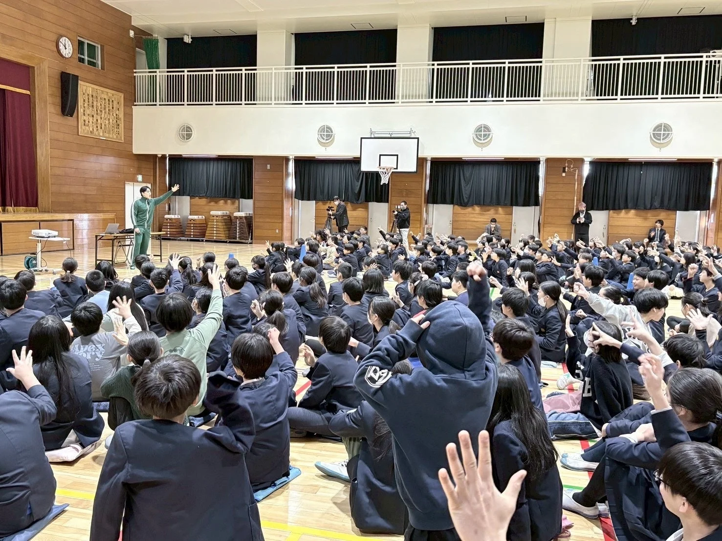 体育館での講義風景