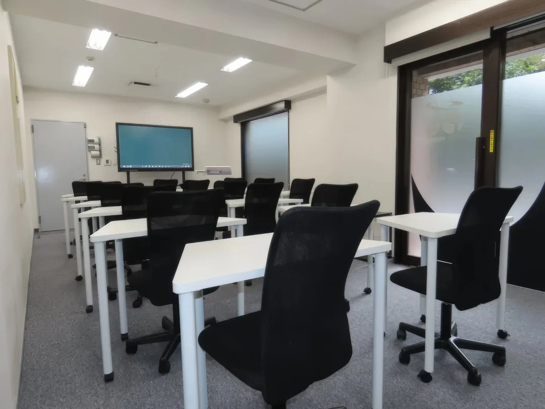 モダンな会議室または研修室