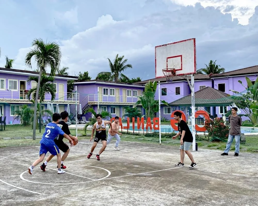 CG Academy Banilad Campusのバスケットボールコート