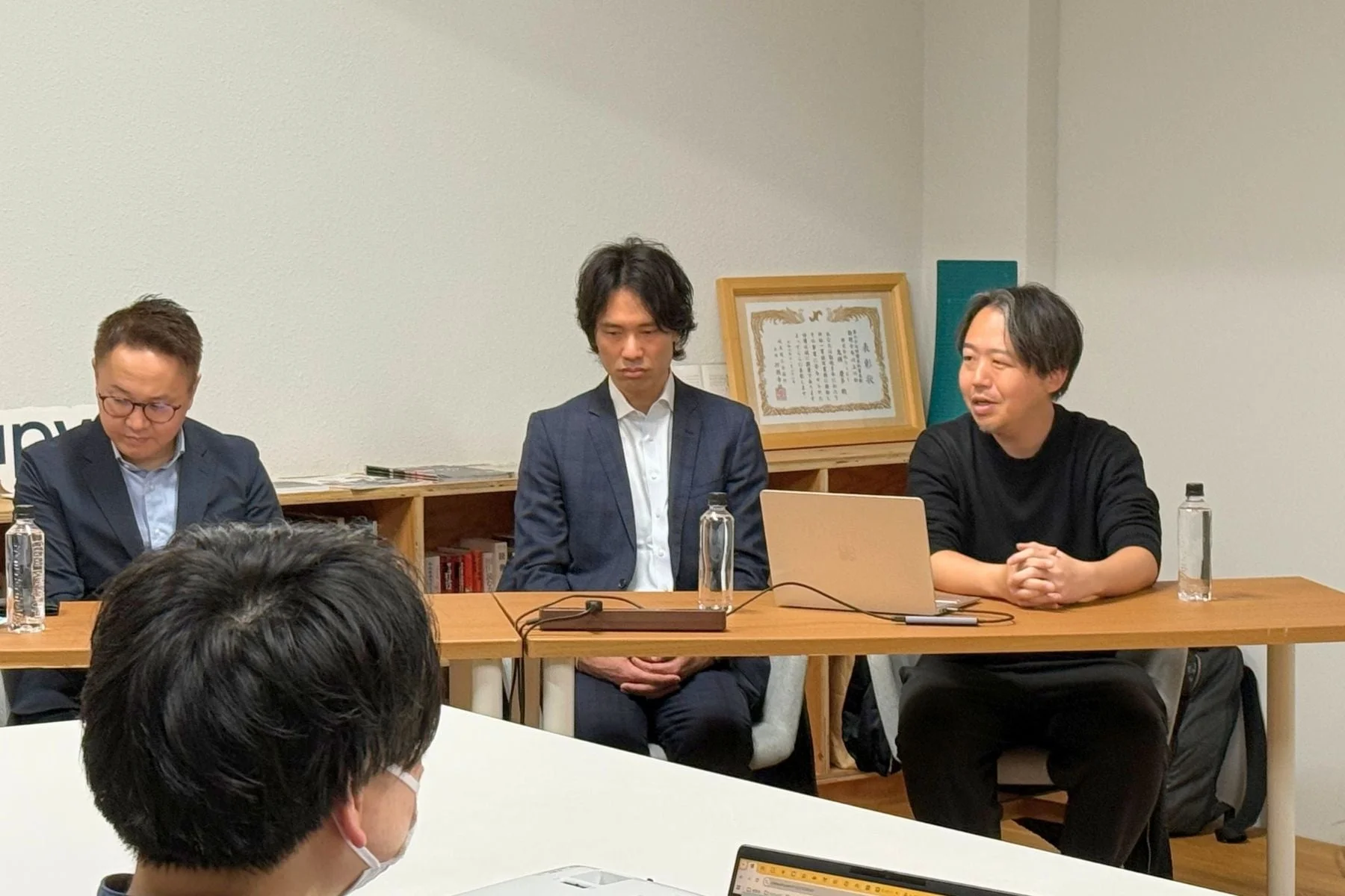 セミナー中のディスカッション風景