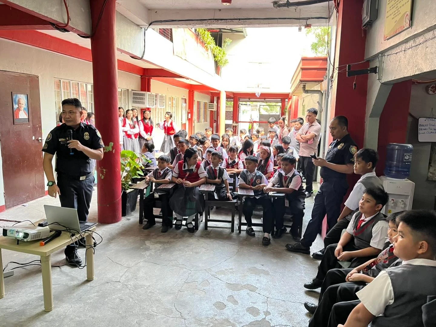 学校での講義風景