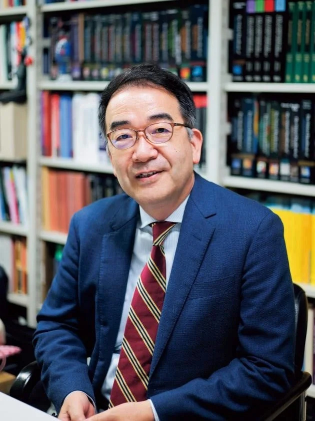 東京外国語大学大学院 投野由紀夫 教授