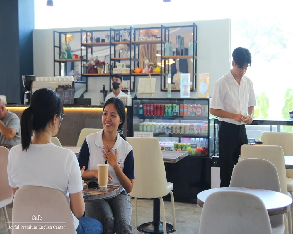 カフェでの会話風景