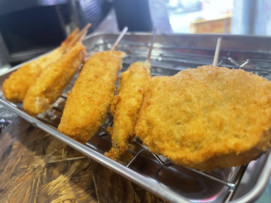 揚げたての串カツ