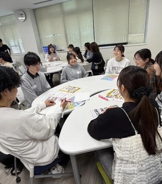 学生たちがディスカッションする様子