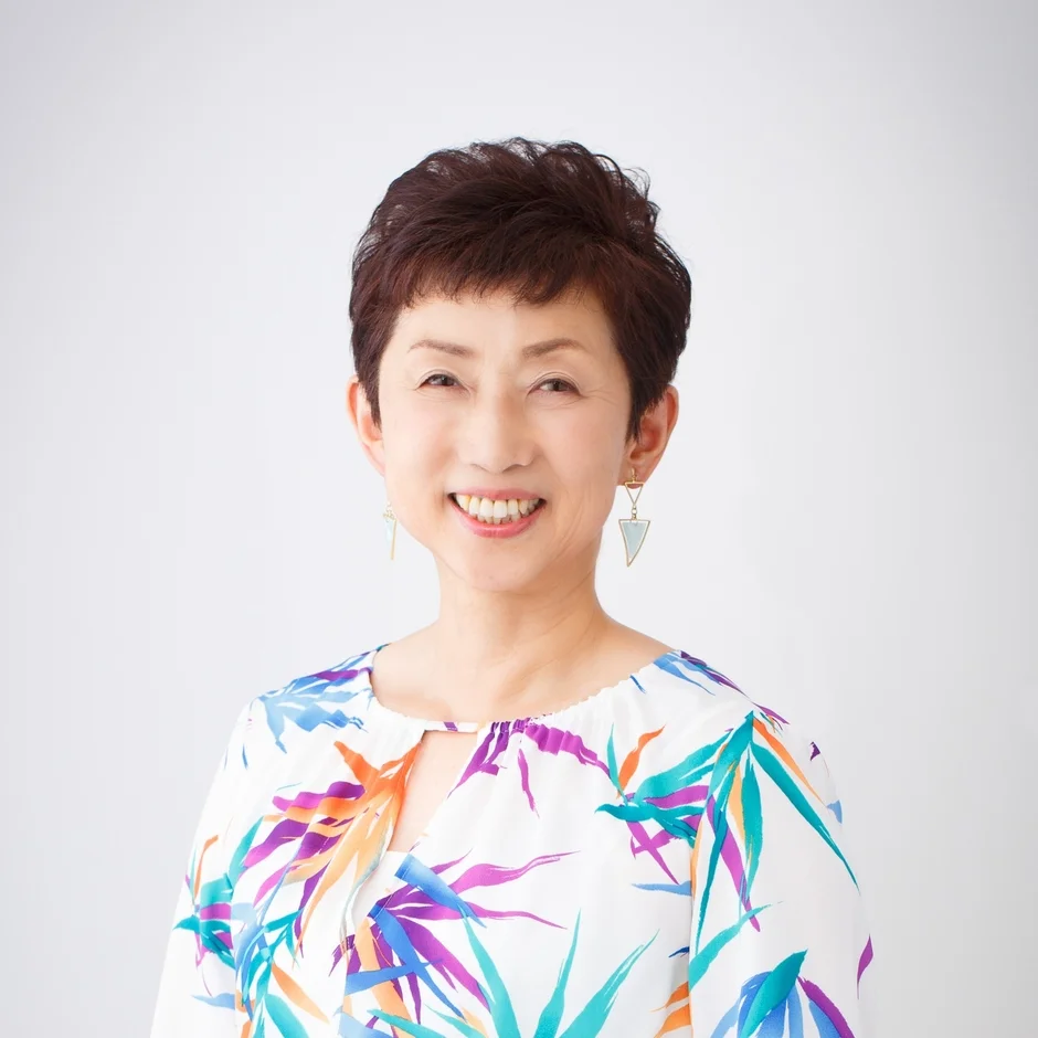 栗栖 佳子氏のポートレート