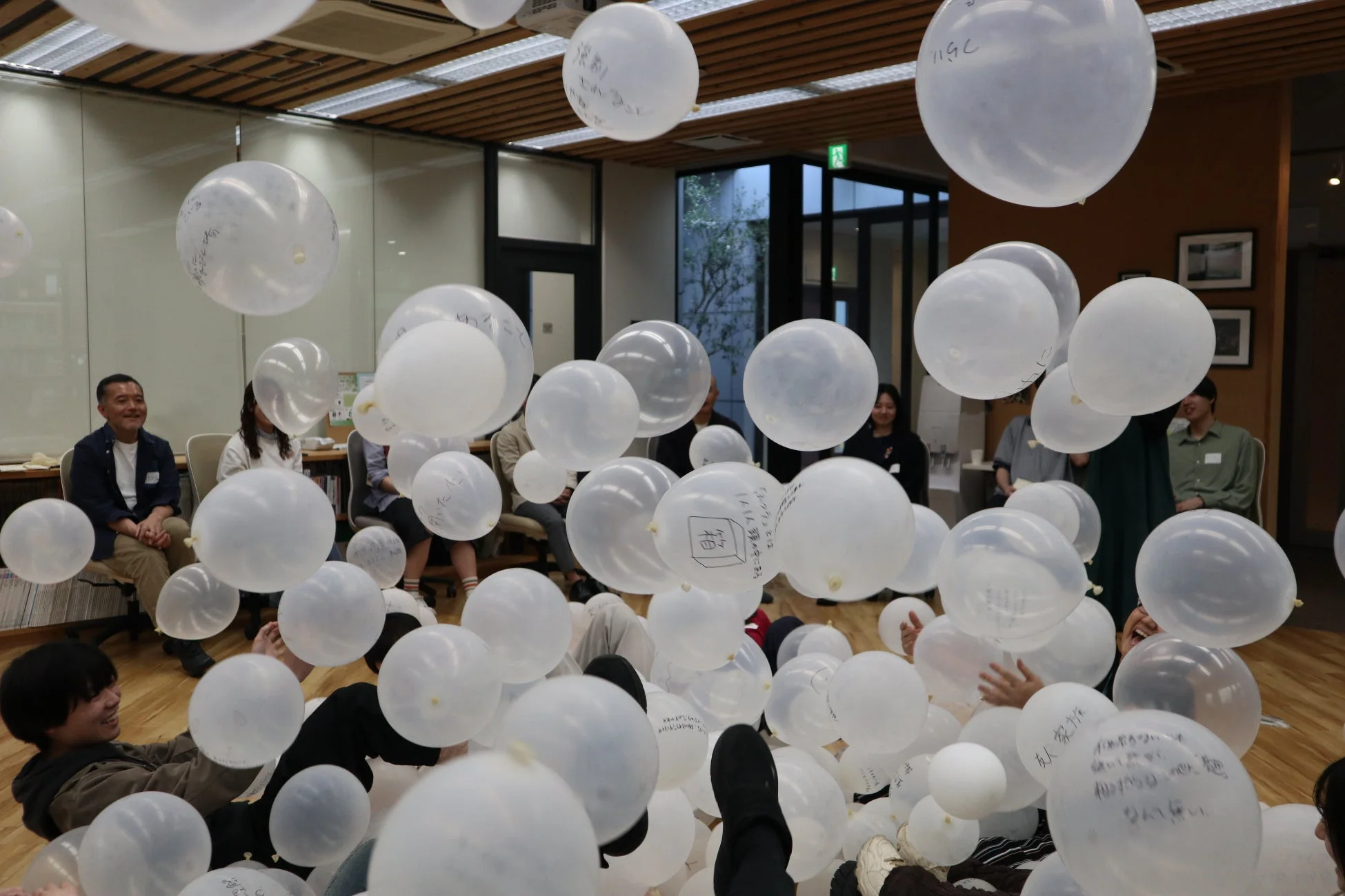 風船が舞うイベントの様子