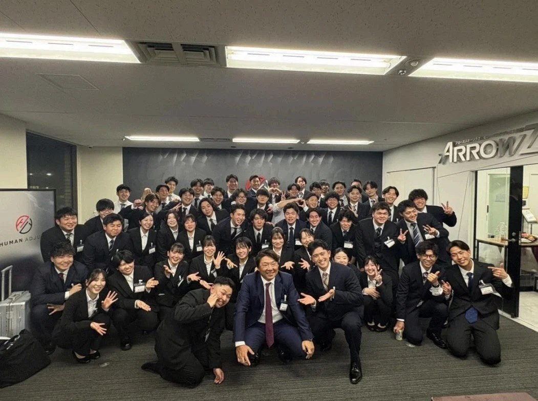 新入社員の集合写真