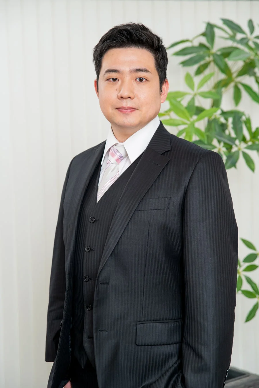 栗本顕氏