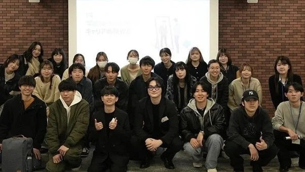 キャリア選択イベントに参加する学生たち