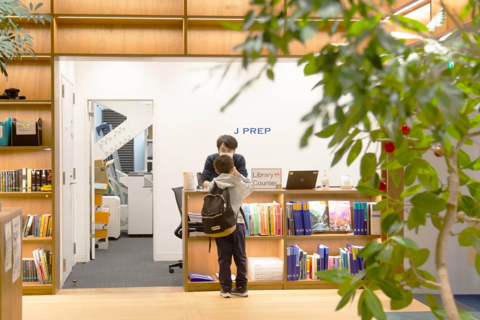 J PREPの図書館カウンター