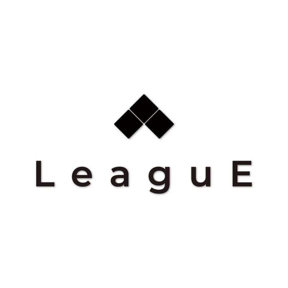 白い背景に、黒い幾何学的なロゴマークと「LeaguE」という文字が配置されたシンプルなデザインのロゴ画像です。