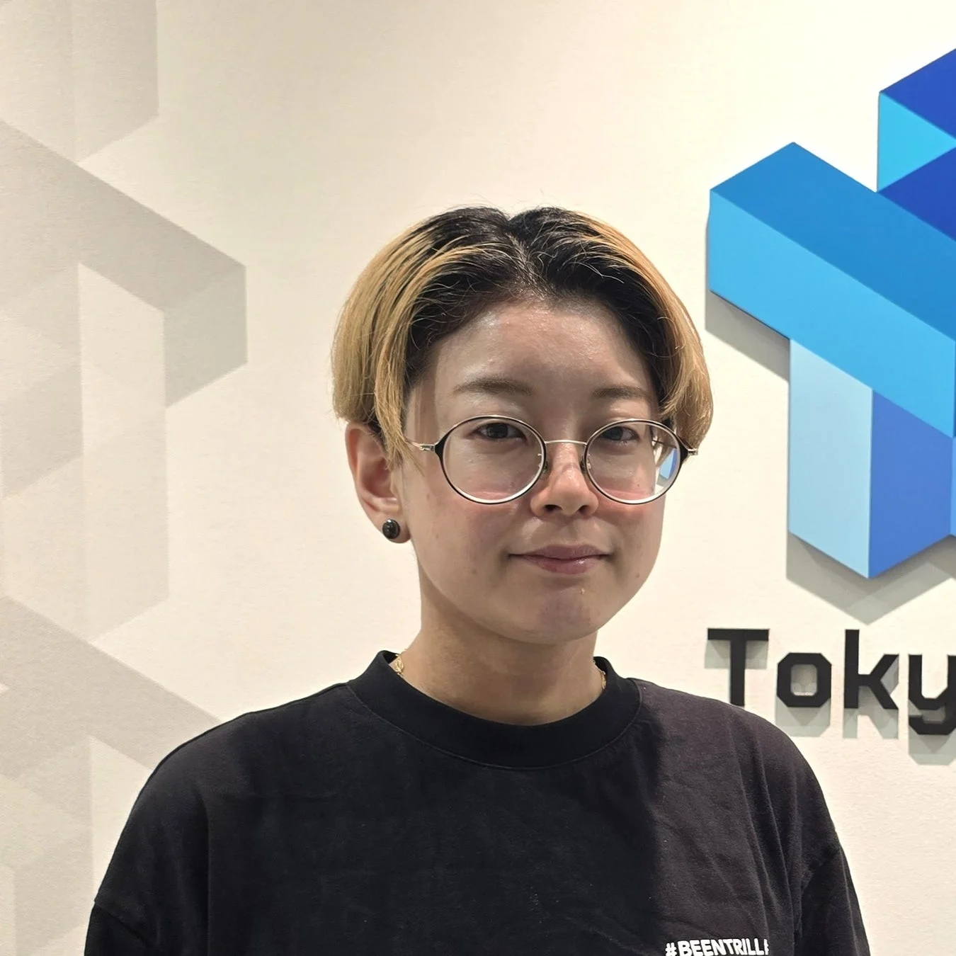 亀山 睦木 氏