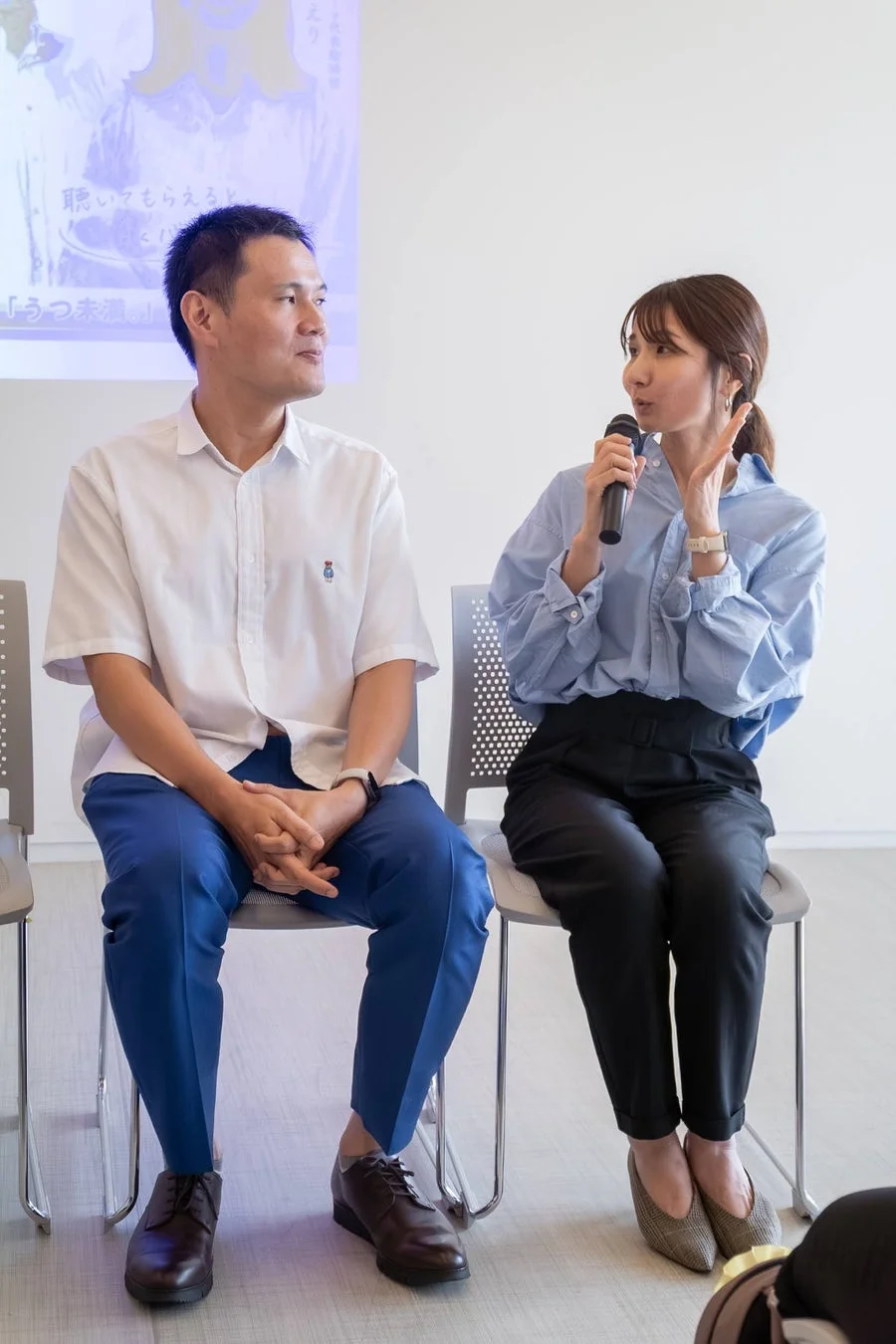 対談中のTomy氏と岡えり氏