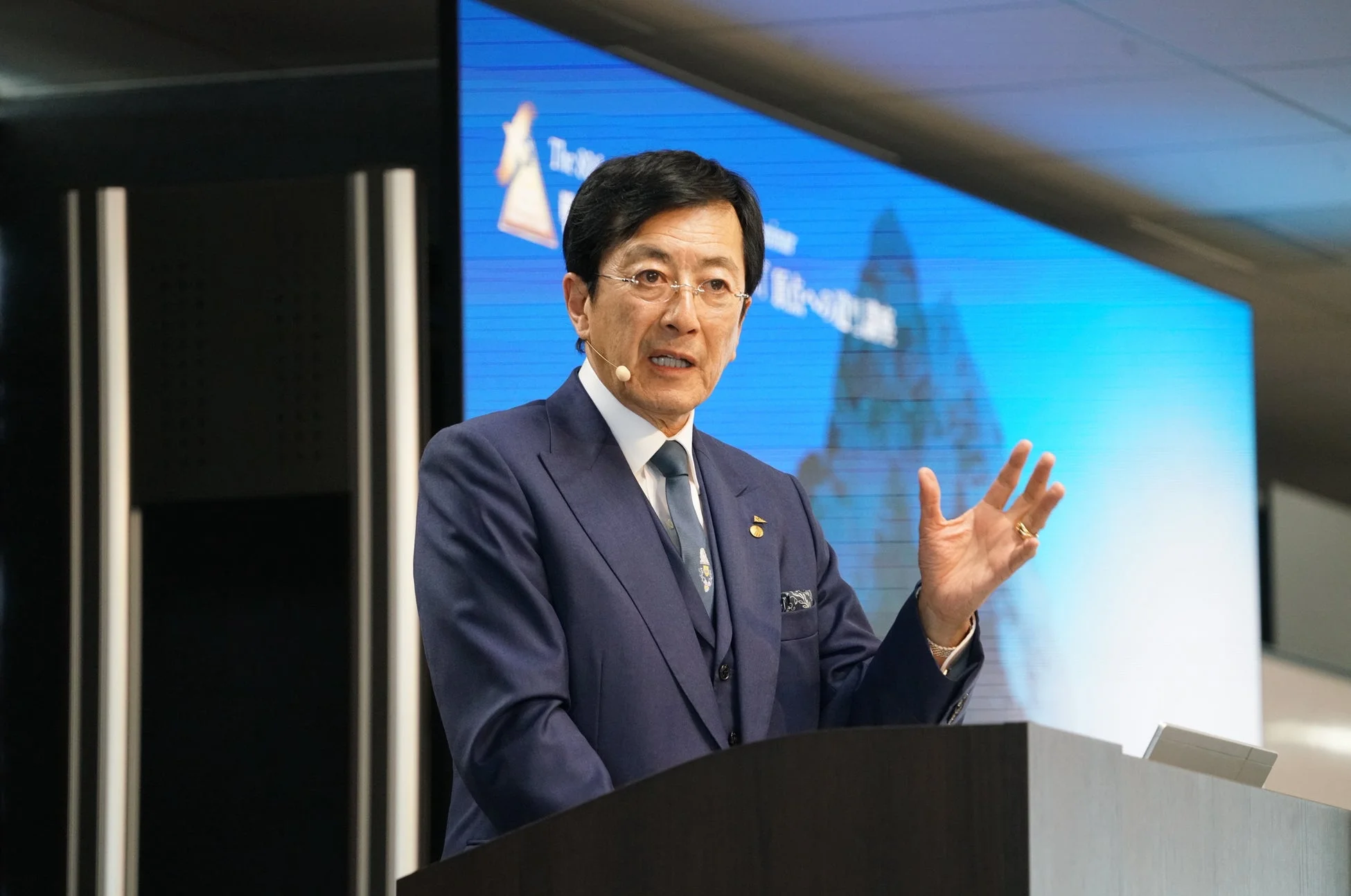 講師の青木仁志氏