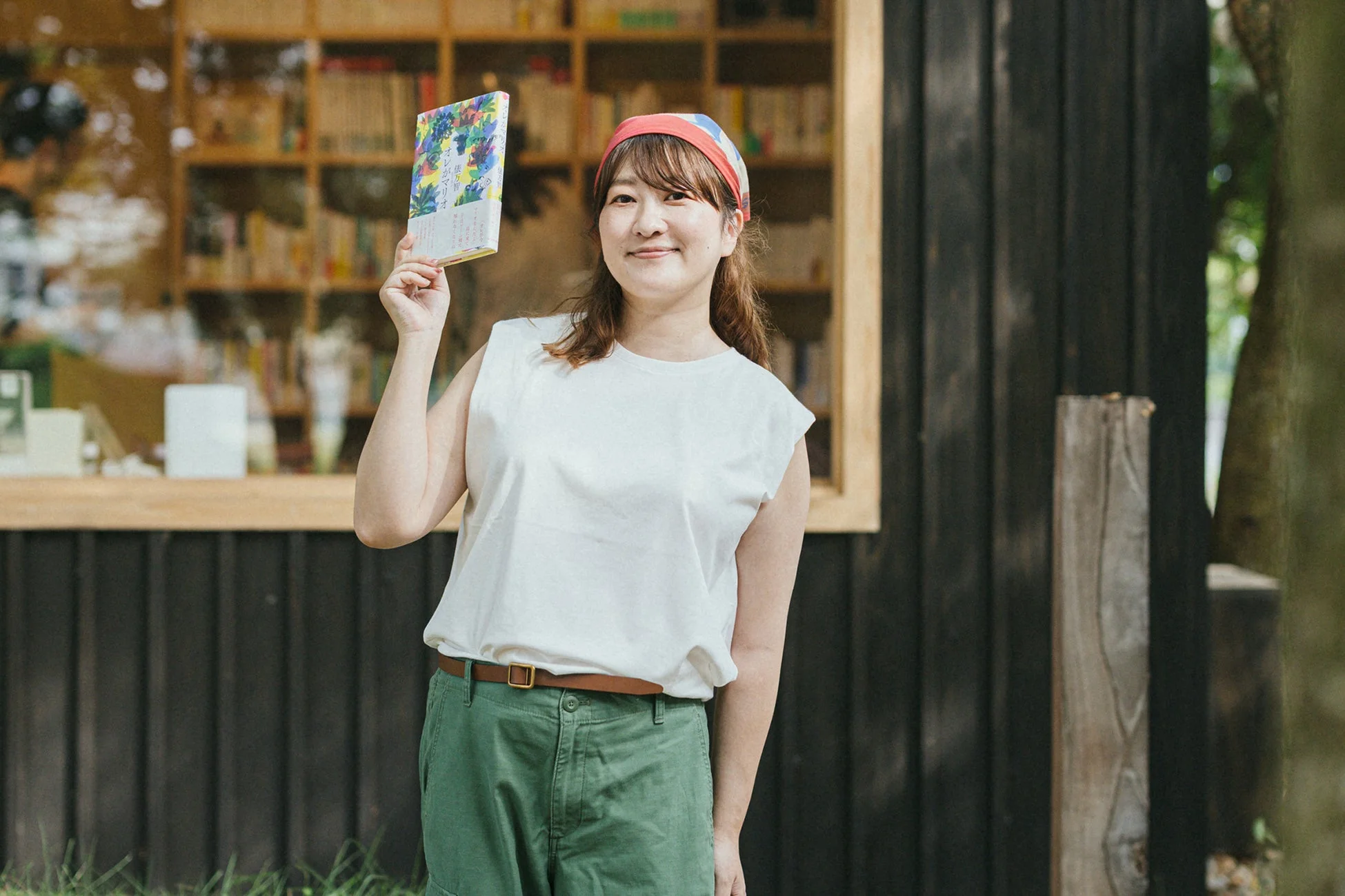 MINOU BOOKSの石井勇さん、または福永あずささん